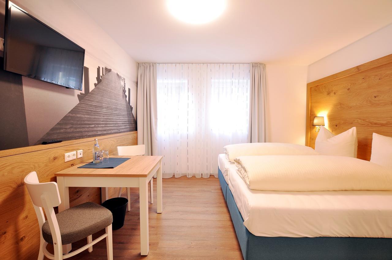 וואלטנהופן Gaestehaus Zur Krone מראה חיצוני תמונה